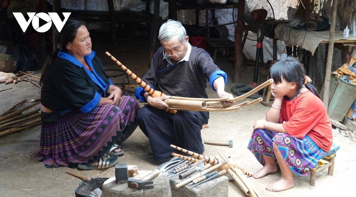 Efforts underway to preserve Mong panpipe tradition